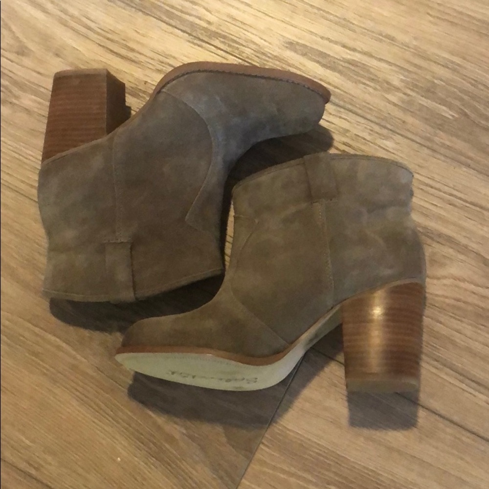 BOOTIE..SUEDE FROM **SPLENDID! Lakota Suede Bootie